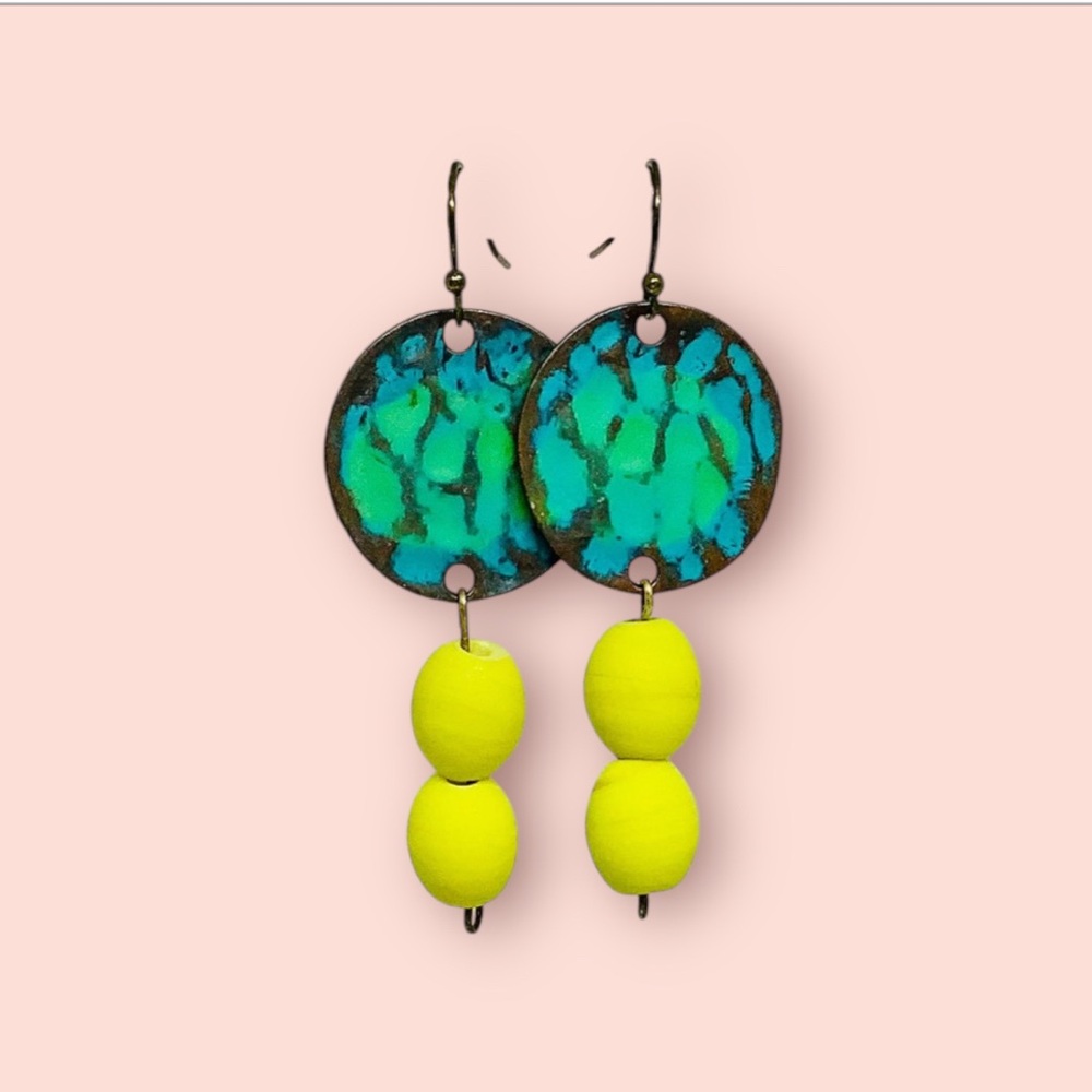BOUTIQUE Vibrant Green and Yellow Dangle Charm Earrings, Beaded Earrings - Picture 3 of 8